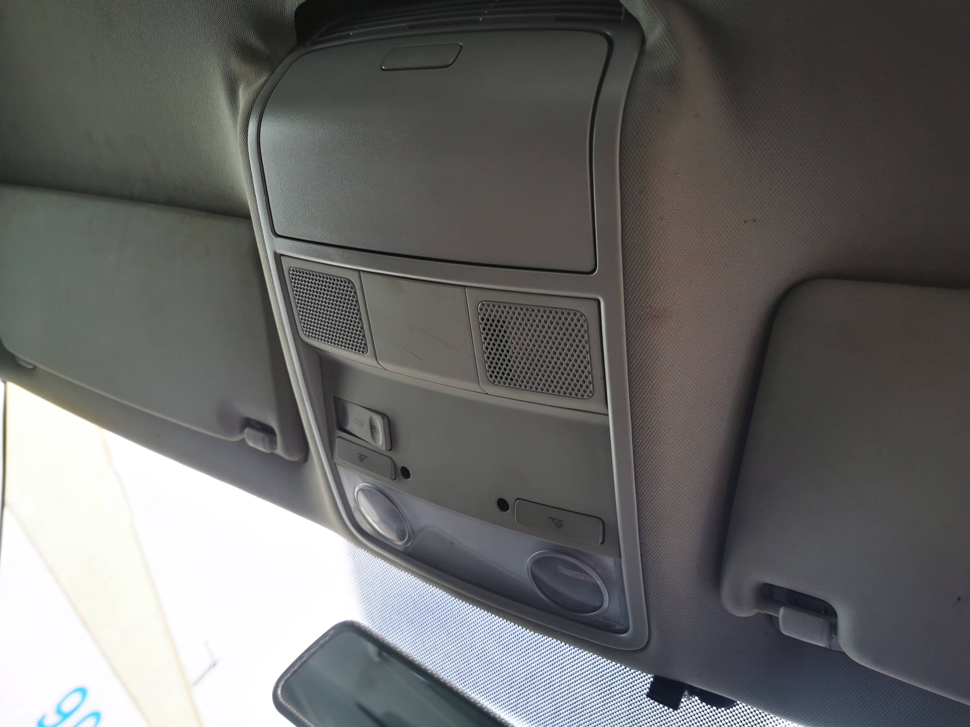 2008 VOLKSWAGEN PASSAT TAILGATE LAMP (RH SIDE), 3C/MK6 B6, WAGON, NON TINTED TYPE, 03/06-09/10 3C9945094A REAR GARNISH