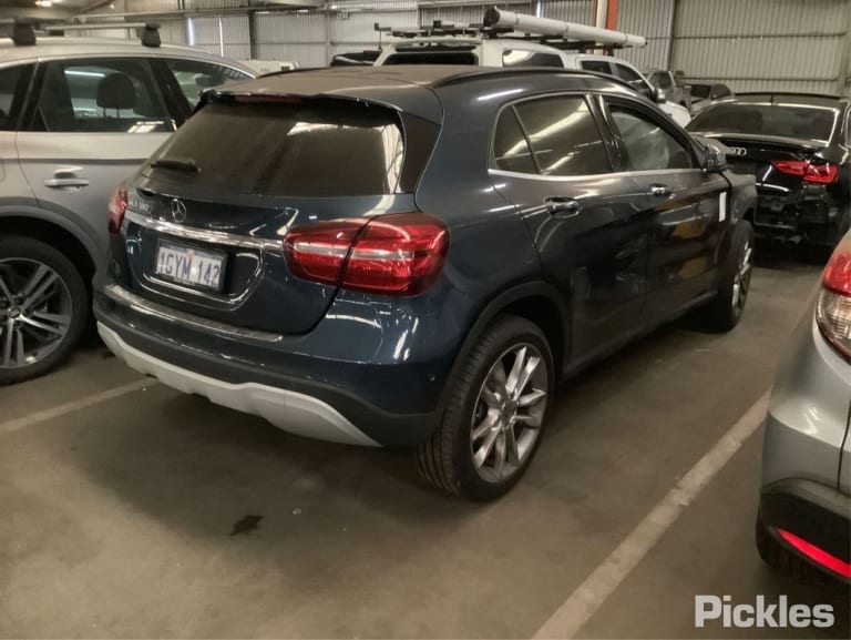 2019 MERCEDES GLA CLASS TAILGATE LAMP (RH SIDE), X156, 01/17-01/20 A1569069000 REAR GARNISH