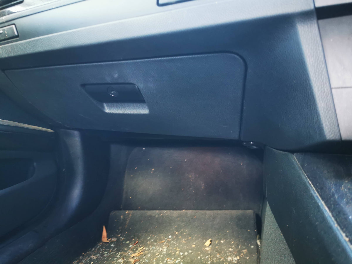 2010 BMW 3 SERIES BONNET GRILLE (LH SIDE), E90/E92/E93, SEDAN/COUPE/CABRIO, 03/07-09/13 51137201967 GRILLE