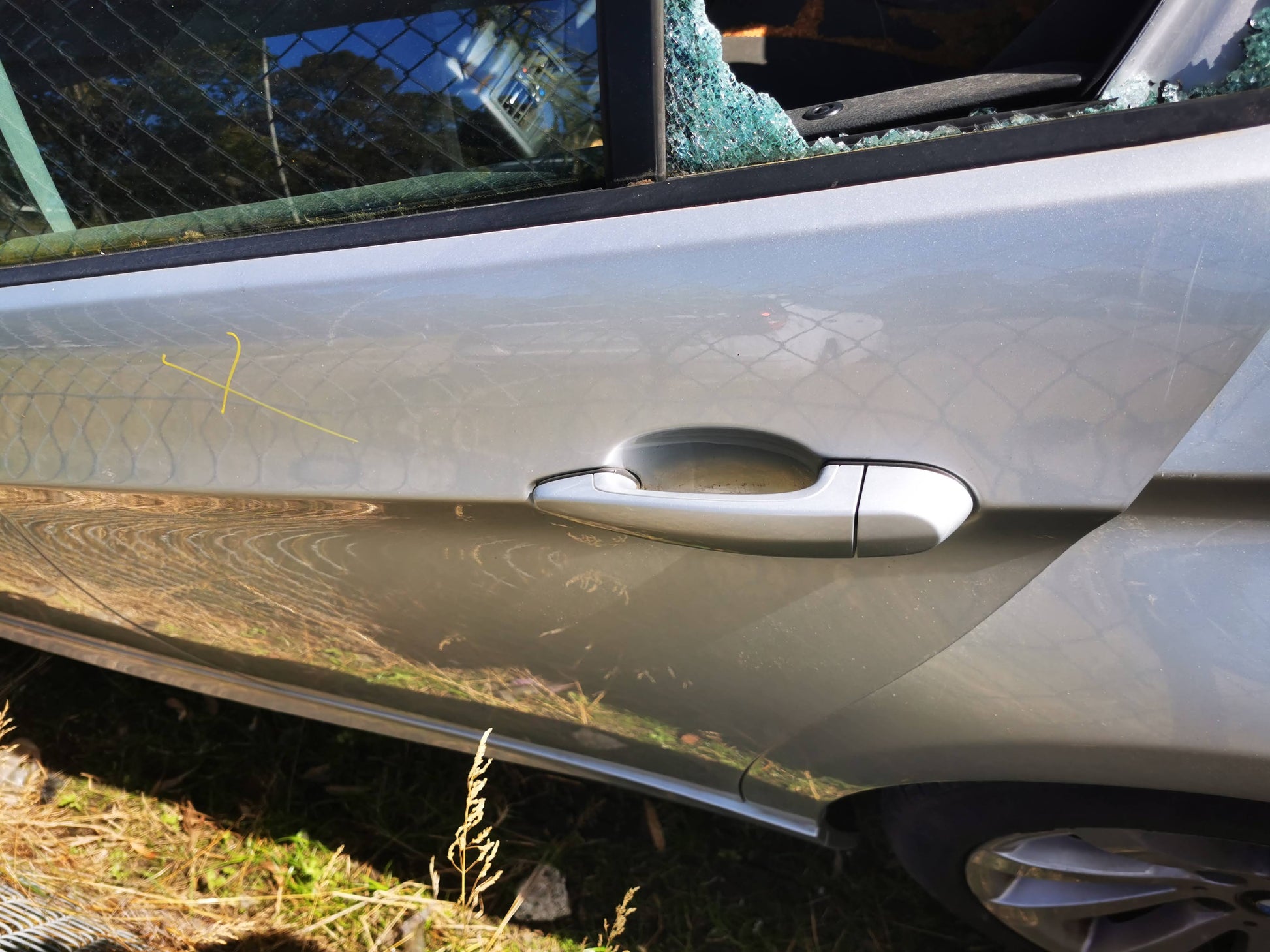 2010 BMW 3 SERIES BONNET GRILLE (RH SIDE), E90/E92/E93, SEDAN/COUPE/CABRIO, 03/07-09/13 51137201968 GRILLE