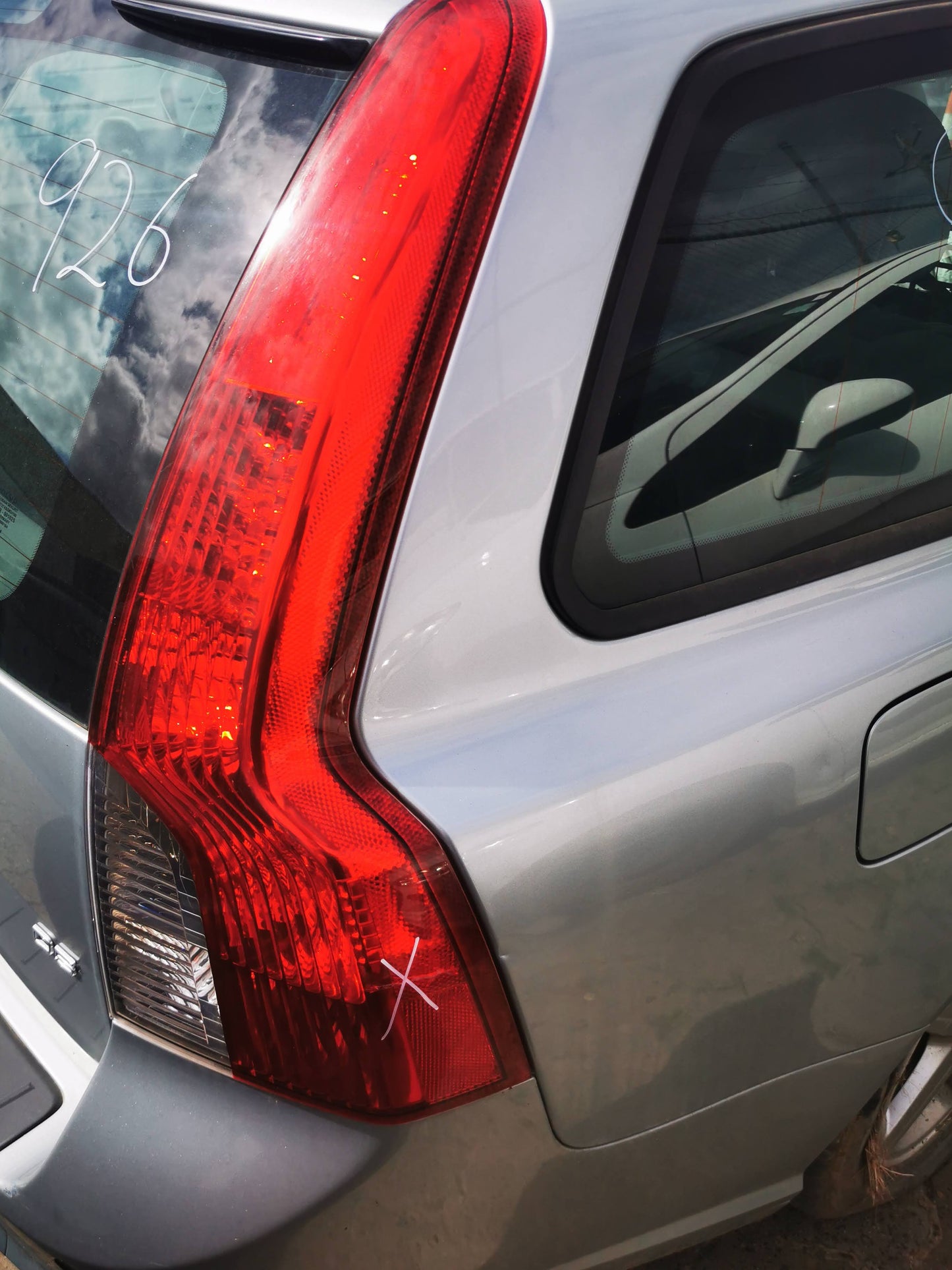 2008 VOLVO V50 03/04-08/12 8688040 FUSE BOX