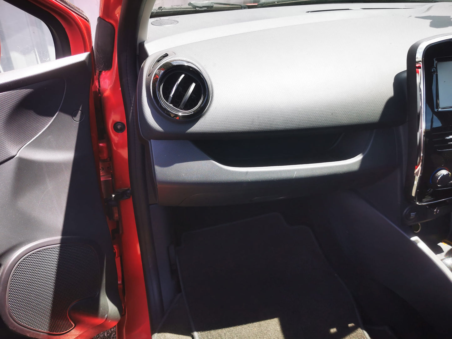 2014 RENAULT CLIO X98, IN BODY, LED TYPE, 09/13-10/19 265502631R RIGHT TAILLIGHT