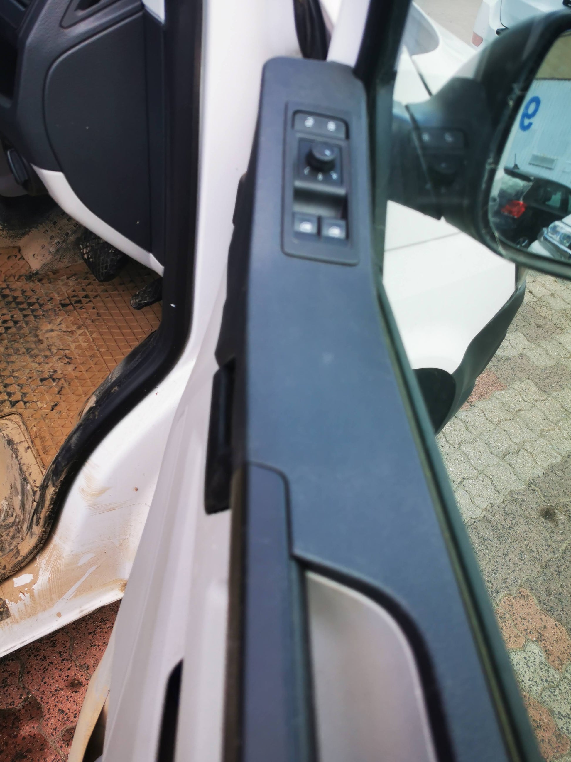 2016 VOLKSWAGEN TRANSPORTER LOWER (LH SIDE), T6, 07/15- 7E2858009 GLOVE BOX