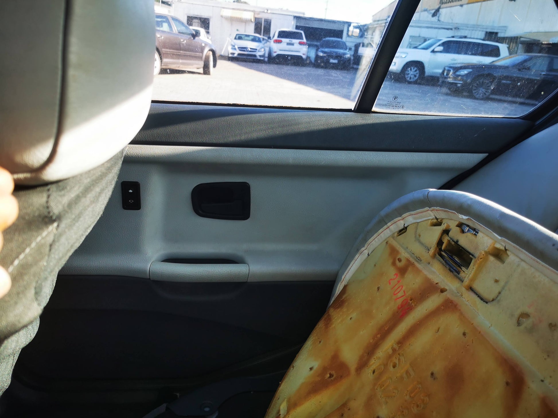 1994 BMW 3 SERIES LEFT FRONT DOOR LOCK, E36, SEDAN, 05/91-09/00 51218122203 DOOR BOOT GATE LOCK