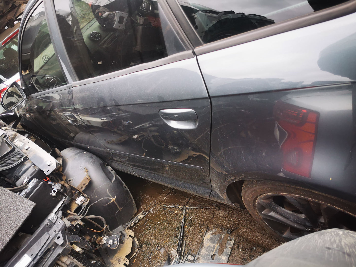 2006 AUDI A3 8P, 5DR HATCH, 03/04-04/13 8P4833051A LEFT FRONT DOOR