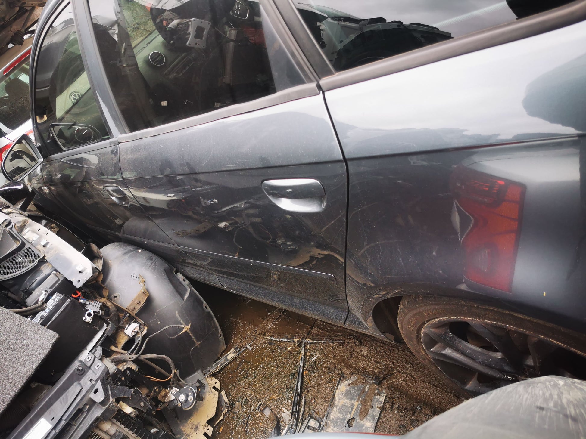 2006 AUDI A3 A3/S3, 8P, 06/04-07/08 8P0821105F LEFT GUARD