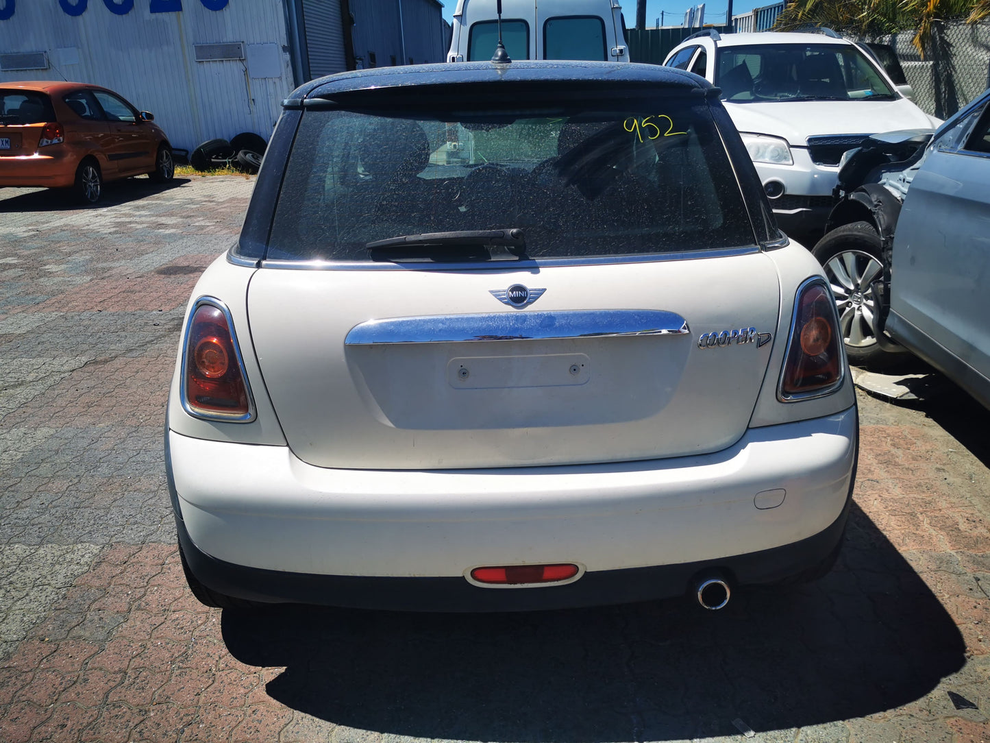 2009 MINI COOPER LEFT FRONT DOOR LOCK, R55/R56, HATCH/WAGON, 01/09-05/14 51212752597 DOOR BOOT GATE LOCK