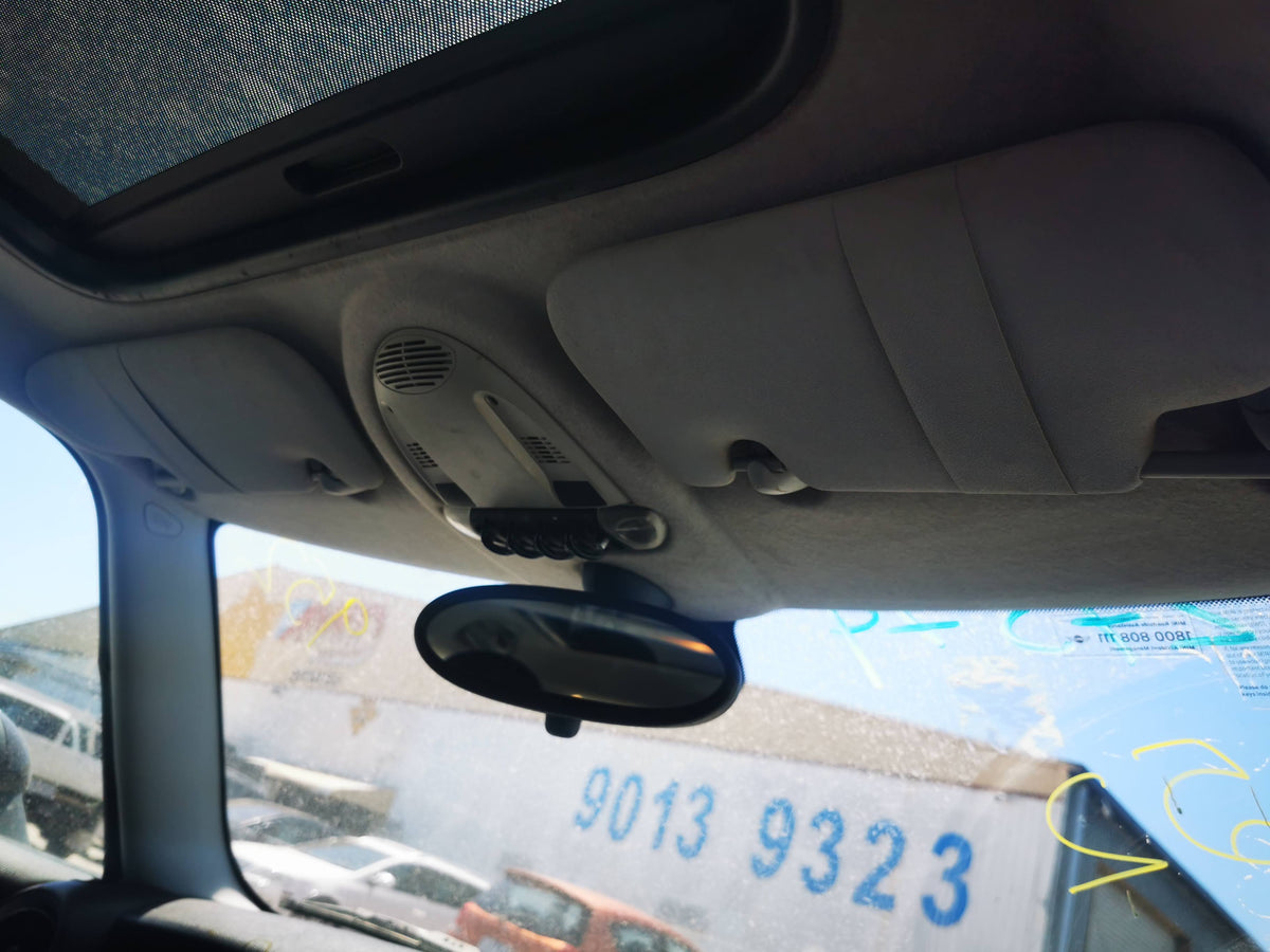 2009 MINI COOPER R56/R57, 3DR HATCH/CABRIO, 03/07-05/15 51337147395 LEFT FRONT DOOR WINDOW
