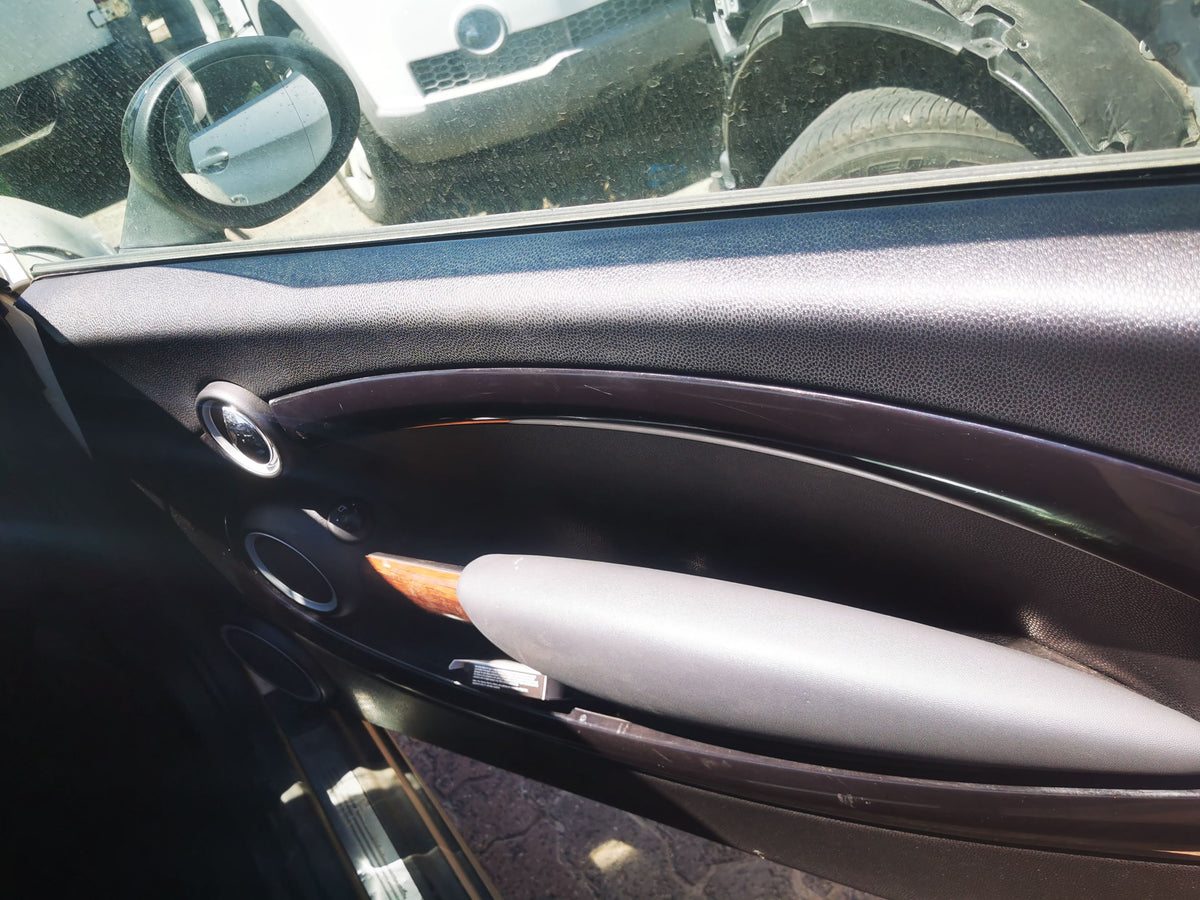 2009 MINI COOPER R56/R57, 3DR HATCH/CABRIO, 03/07-05/15 51337147395 LEFT FRONT DOOR WINDOW