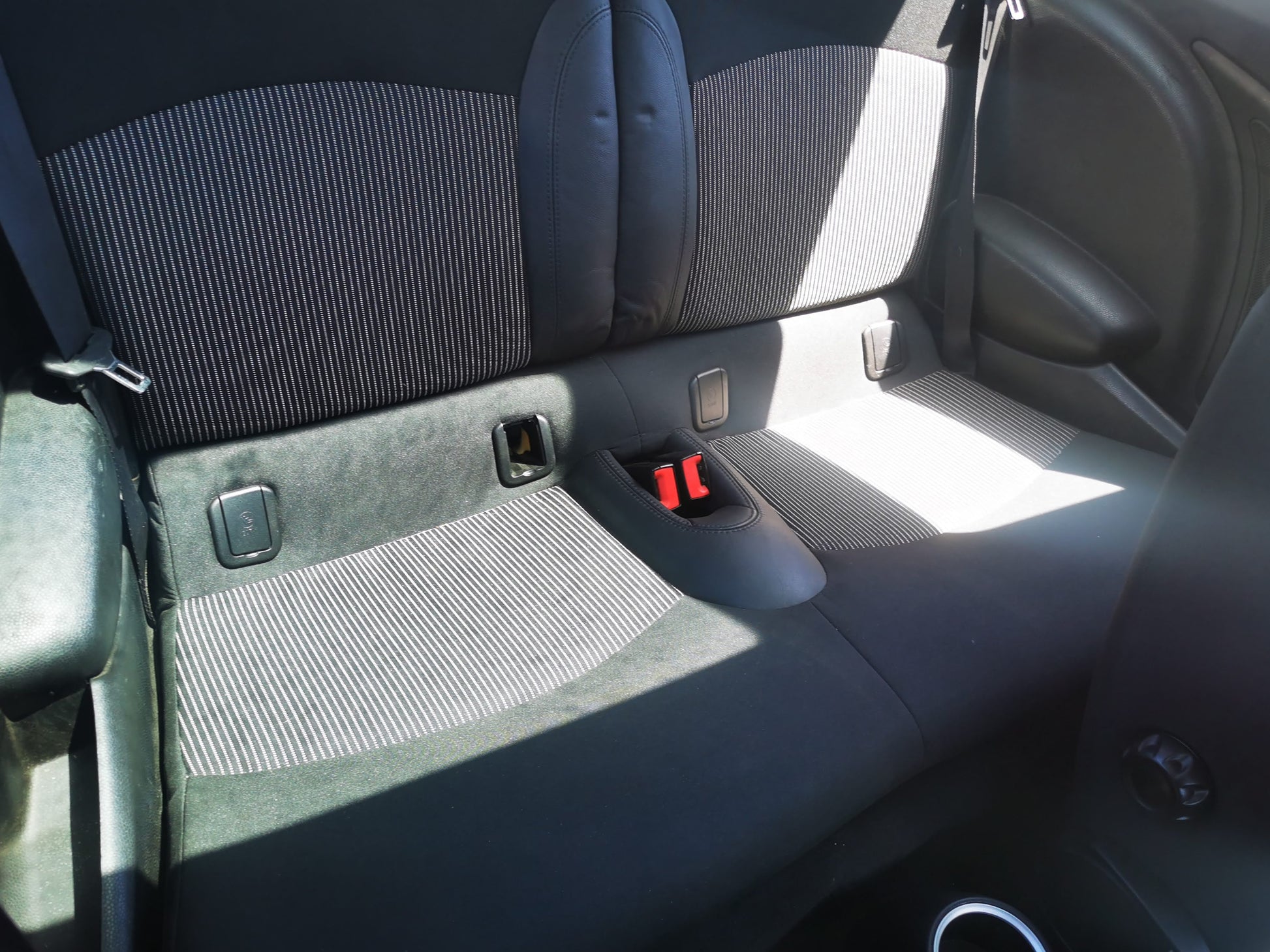 2009 MINI COOPER R56/R57, 3DR HATCH/CABRIO, 03/07-05/15 51337147395 LEFT FRONT DOOR WINDOW