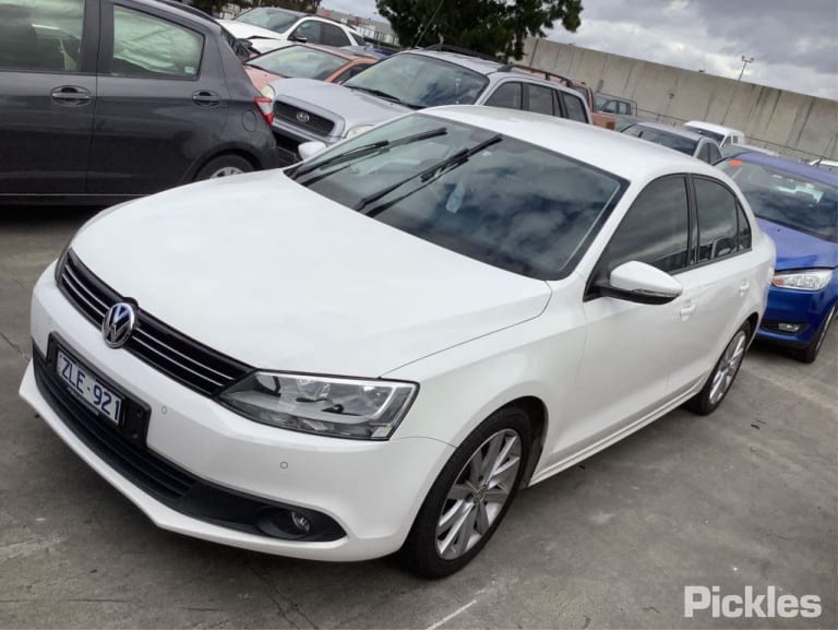 2012 VOLKSWAGEN JETTA DISPLAY & HEAD UNIT, (RCD310), 1B, 02/11-06/15 1K0057186AN RADIO CD DVD SAT TV