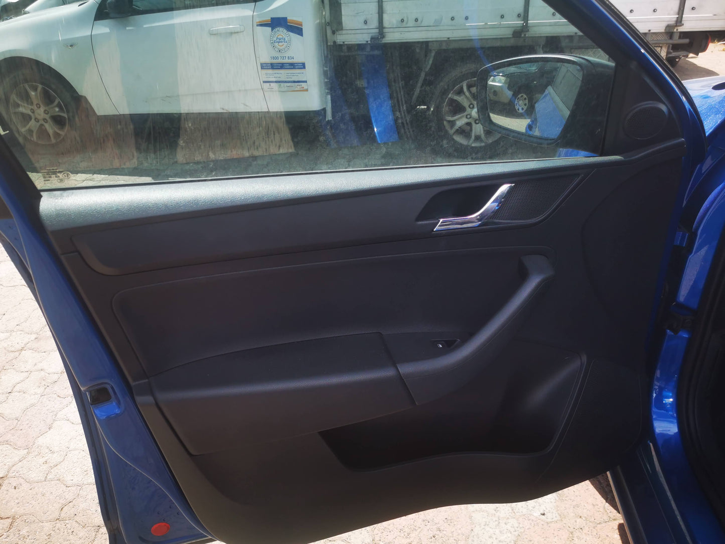 2016 SKODA RAPID NH, BLACK, 05/14-12/20 5JC857508E RIGHT DOOR MIRROR