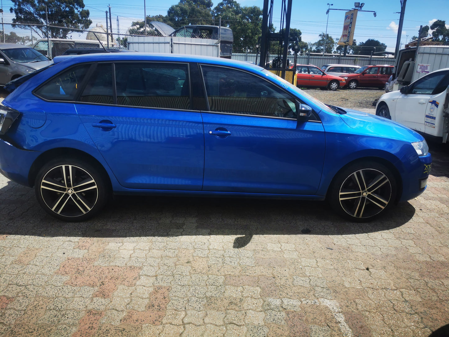 2016 SKODA RAPID RIGHT FRONT DOOR LOCK, NH, 05/14-02/17 5E2837016A DOOR BOOT GATE LOCK