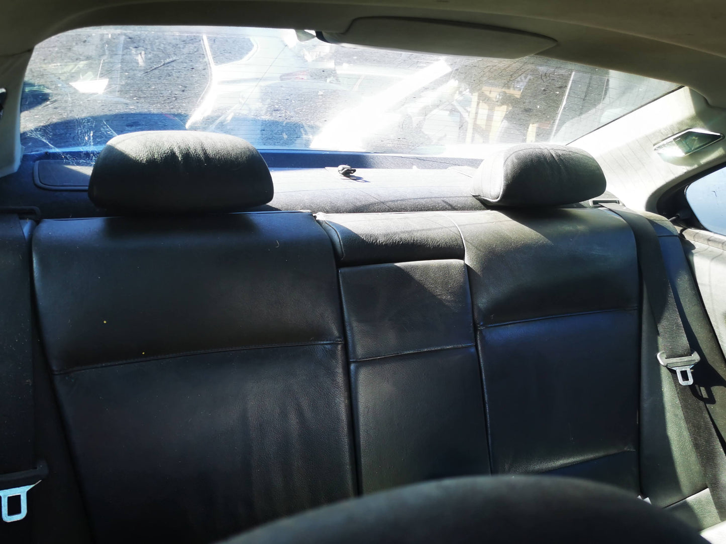 2002 BMW 3 SERIES E46, 09/98-07/06  RIGHT REAR DOOR WINDOW