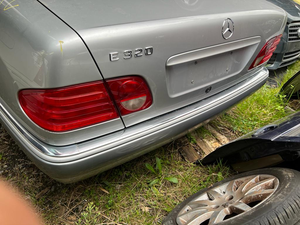 1996 MERCEDES E CLASS RIGHT REAR DOOR LOCK, W210, SEDAN, 01/96-08/02 A2027300635 DOOR BOOT GATE LOCK