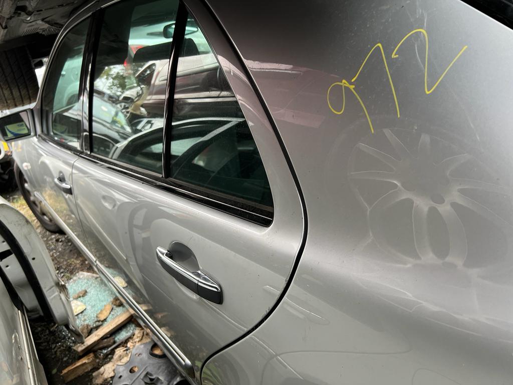 1996 MERCEDES E CLASS W210, 01/96-08/02 A2028201201 COURTESY LIGHT