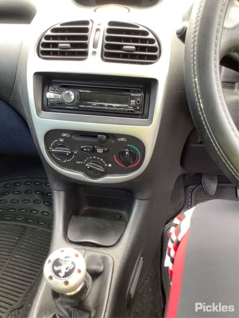 2003 PEUGEOT 206 1.6, VALEO BRAND, T1, 10/99-11/07 5802C9 STARTER