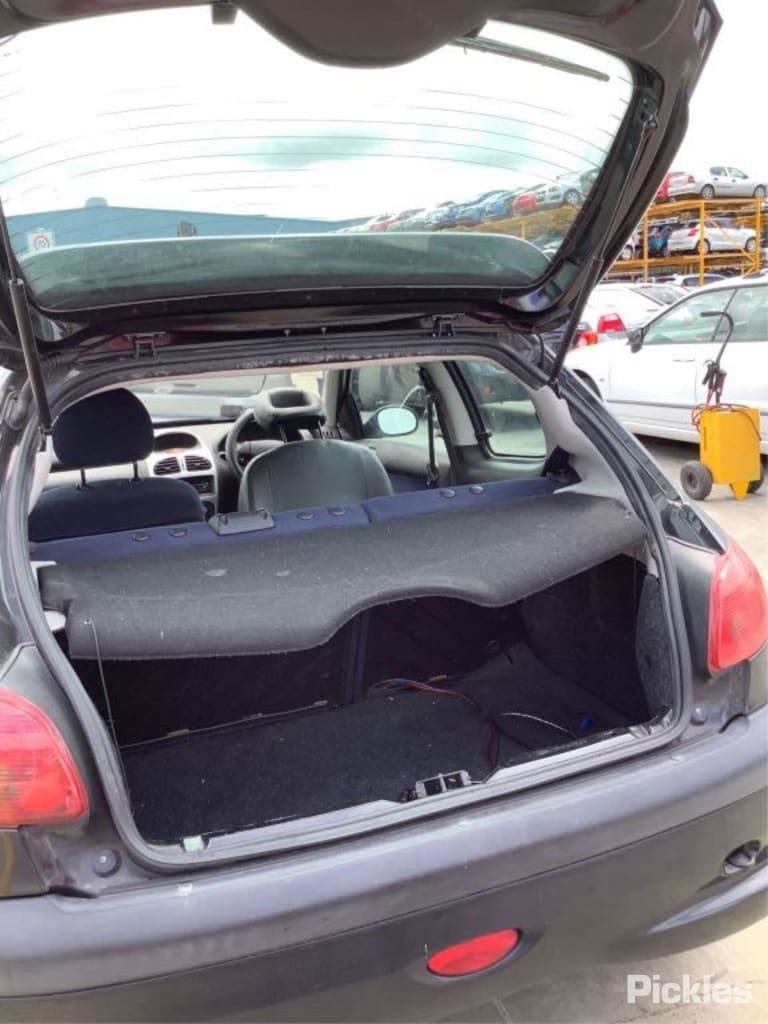 2003 PEUGEOT 206 1.6, VALEO BRAND, T1, 10/99-11/07 5802C9 STARTER