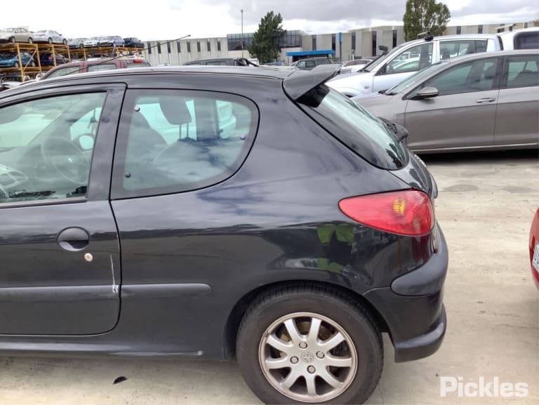 2003 PEUGEOT 206 1.6, VALEO BRAND, T1, 10/99-11/07 5802C9 STARTER