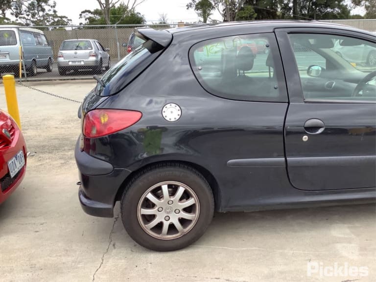 2003 PEUGEOT 206 1.6, VALEO BRAND, T1, 10/99-11/07 5802C9 STARTER