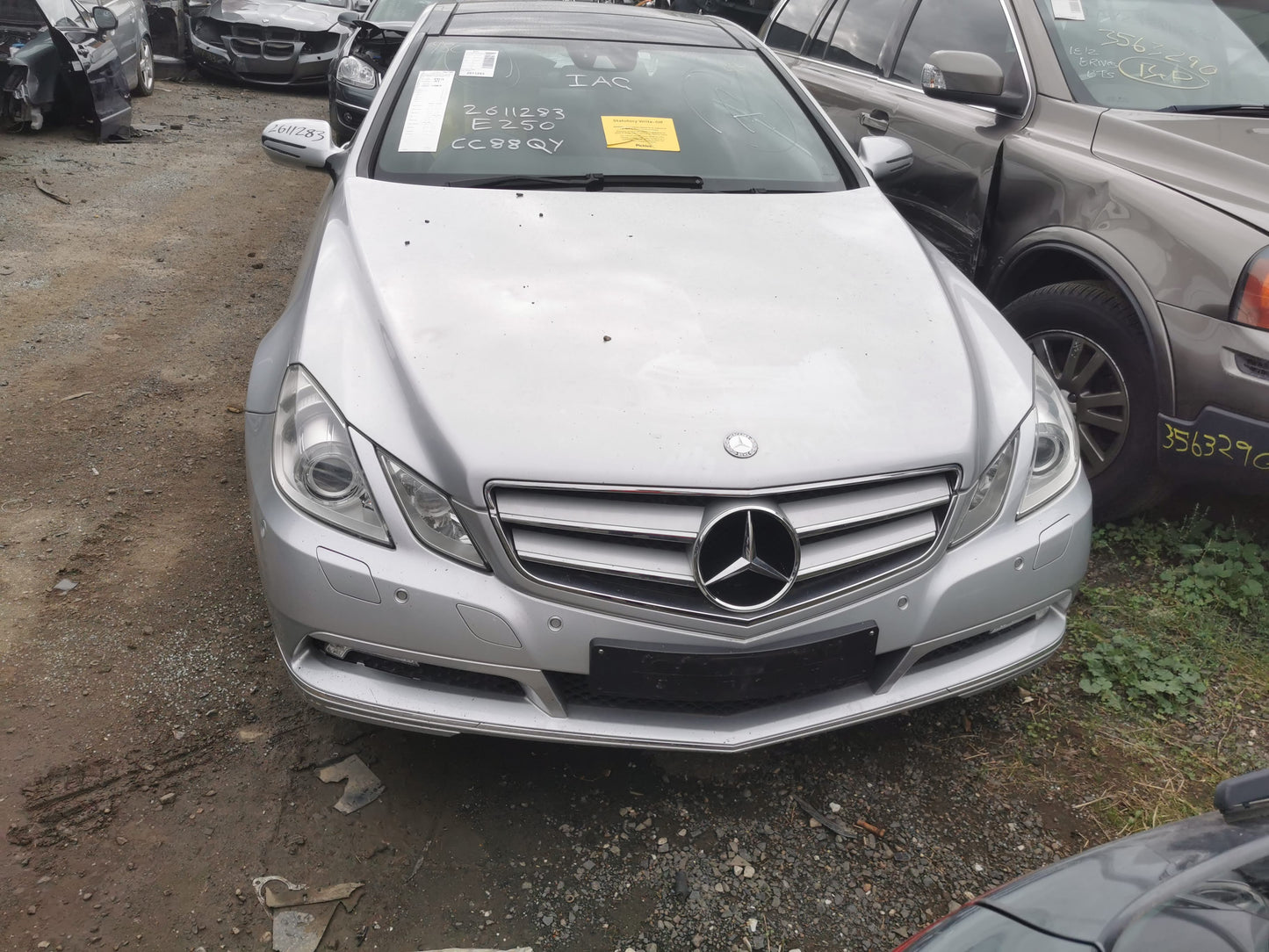 2009 MERCEDES E CLASS C207/A207, COUPE/CABRIO, 07/09- A2043300625 RIGHT FRONT HUB ASSEMBLY