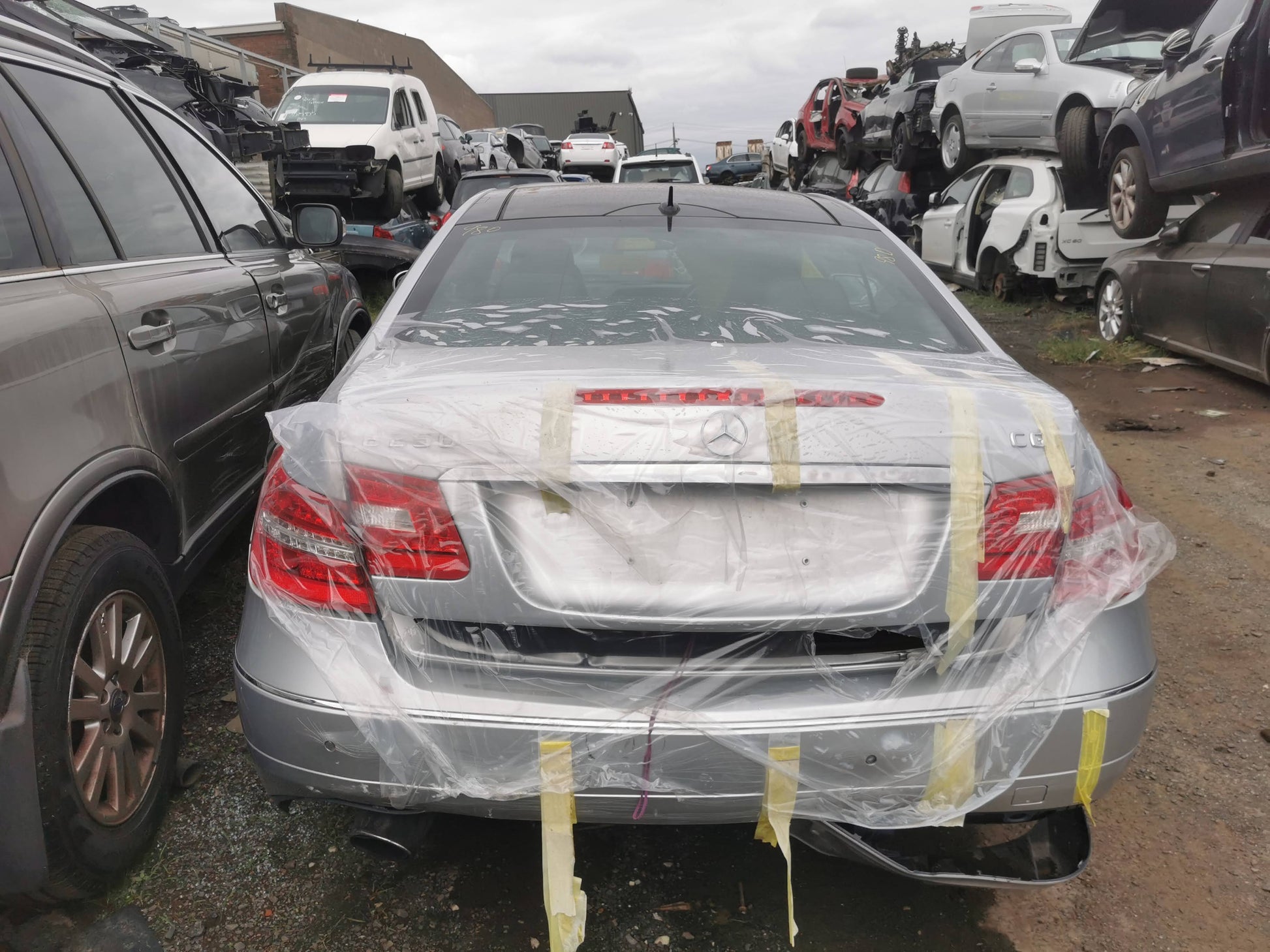 2009 MERCEDES E CLASS C207/A207, COUPE/CABRIO, 07/09- A2043500341 LEFT REAR HUB ASSEMBLY