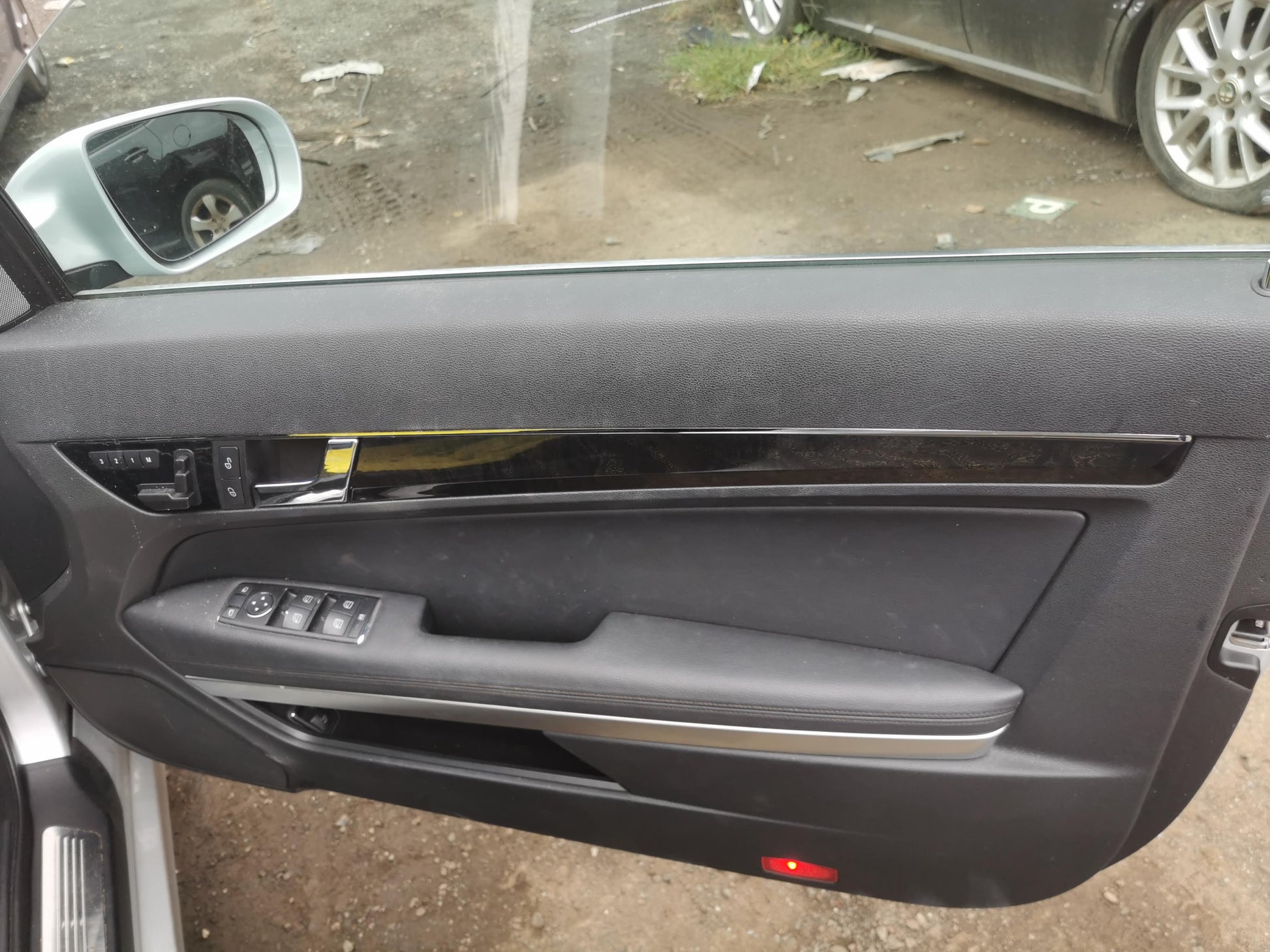 2009 MERCEDES E CLASS DISPLAY UNIT, SUIT COMAND APS, W212/S212/C207/A207, 09/09- A2129005000 RADIO CD DVD SAT TV