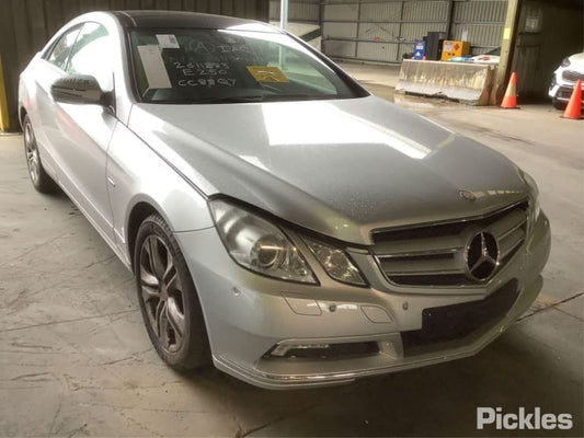 2009 MERCEDES E CLASS C207/A207, COUPE/CABRIO, 07/09- A2043300625 RIGHT FRONT HUB ASSEMBLY