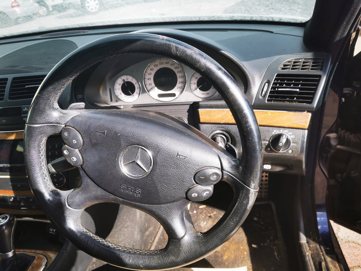 2008 MERCEDES E CLASS RIGHT FRONT DOOR LOCK, W211/S211, 08/02-12/09 A2117200435 DOOR BOOT GATE LOCK