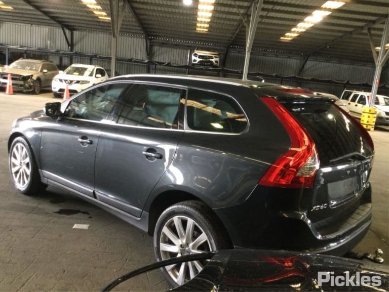 2013 VOLVO XC60 DZ, 02/09-04/17 31457679 RIGHT FRONT DOOR