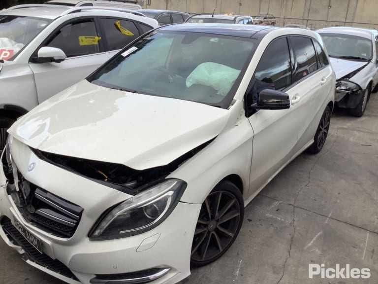 2012 MERCEDES B CLASS TAILGATE LAMP (LH SIDE), W246, LED TYPE, 12/11-01/15 A2469066300 REAR GARNISH