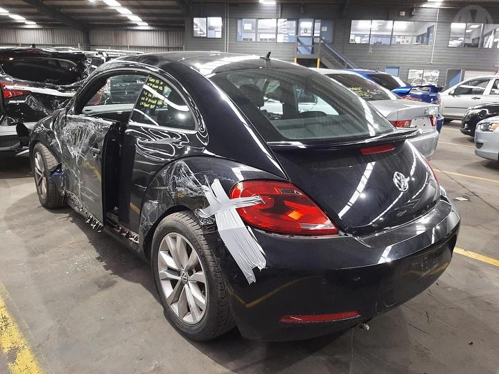 2014 VOLKSWAGEN BEETLE FRONT W/ ARCH, 01/13-12/16 5C5821022C RIGHT GUARD