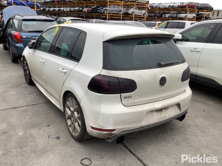 2012 VOLKSWAGEN GOLF GEN 6, HATCH, FRONT, NON SUNROOF TYPE, GREY, 10/08-03/13  COURTESY LIGHT