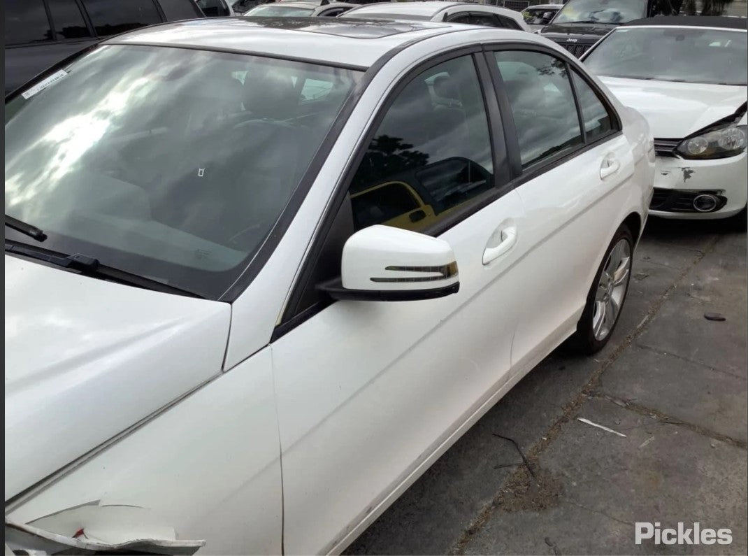 2013 MERCEDES C CLASS W204/S204, 05/11-07/14 A2047251710 LEFT FRONT DOOR WINDOW