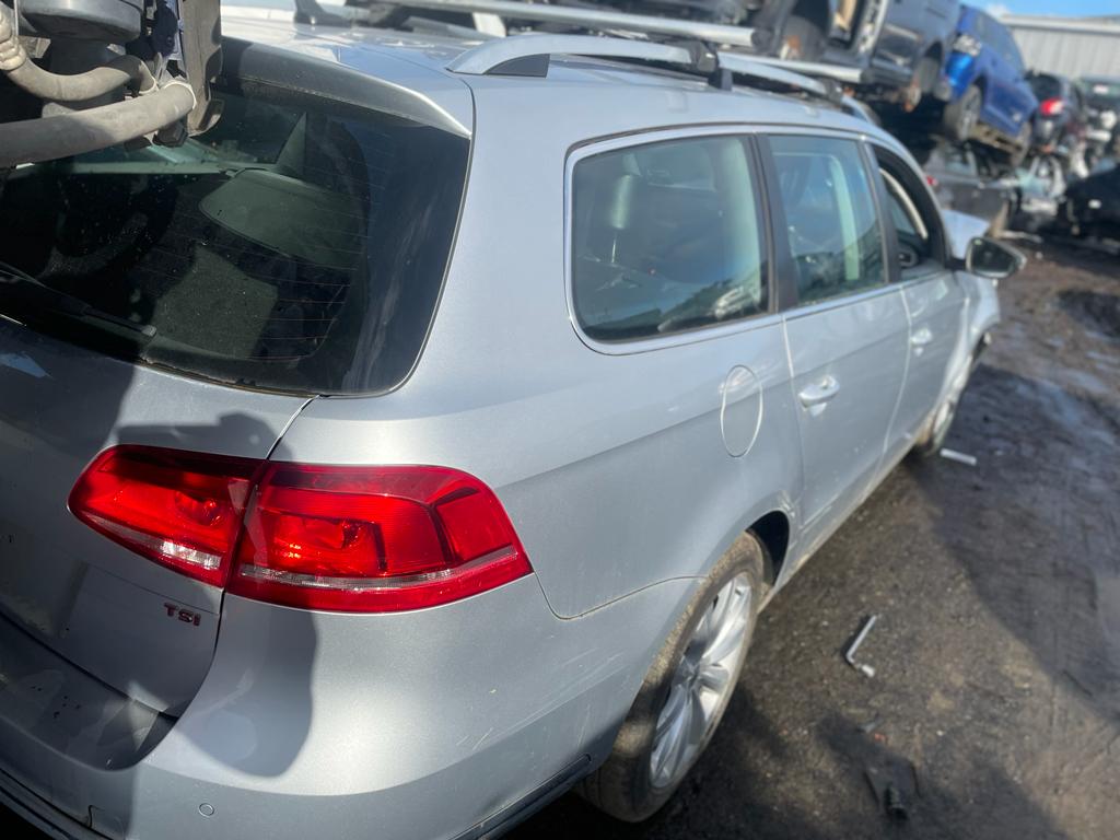 2013 VOLKSWAGEN PASSAT 3C/MK6 B7, ALLTRACK/WAGON, NON LED TYPE, 09/10-05/15 3AF945095E LEFT TAILLIGHT