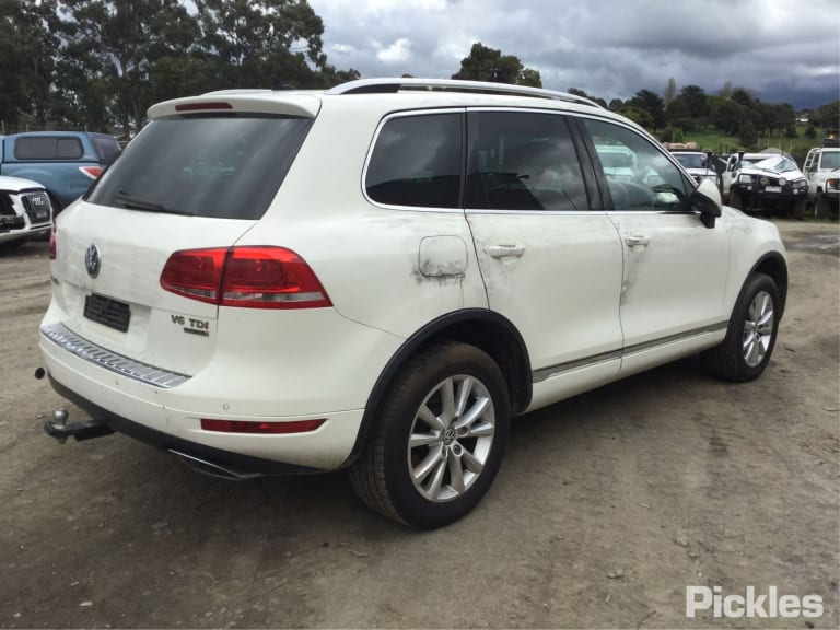 2011 VOLKSWAGEN TOUAREG KNEE, 7P, 07/11-04/18 7P2880841 RIGHT AIRBAG