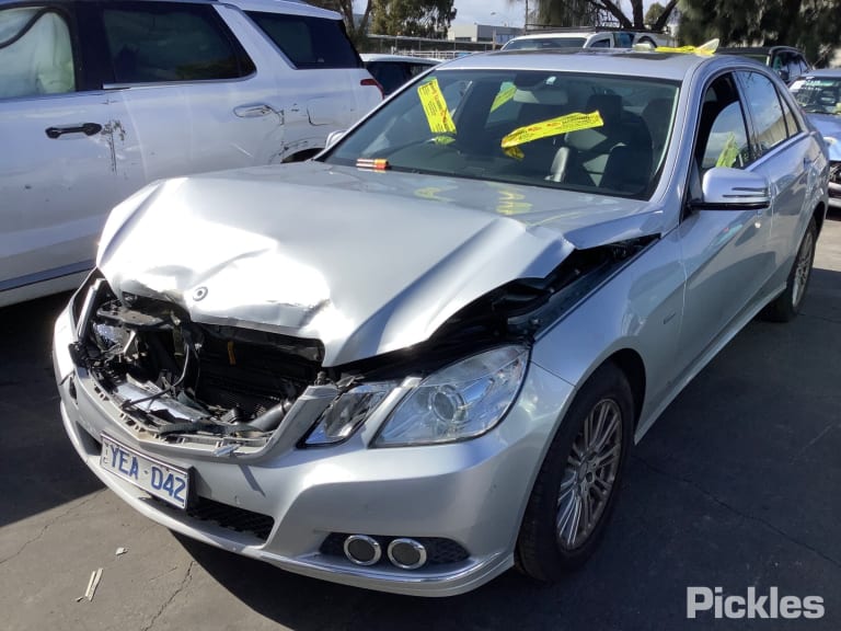 2011 MERCEDES E CLASS W212/S212, SEDAN/WAGON, 07/09-05/13 A 212 720 02 05 RIGHT FRONT DOOR