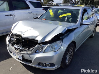 2011 MERCEDES E CLASS W212/S212, SEDAN/WAGON, 07/09-05/13 A 212 720 02 05 RIGHT FRONT DOOR