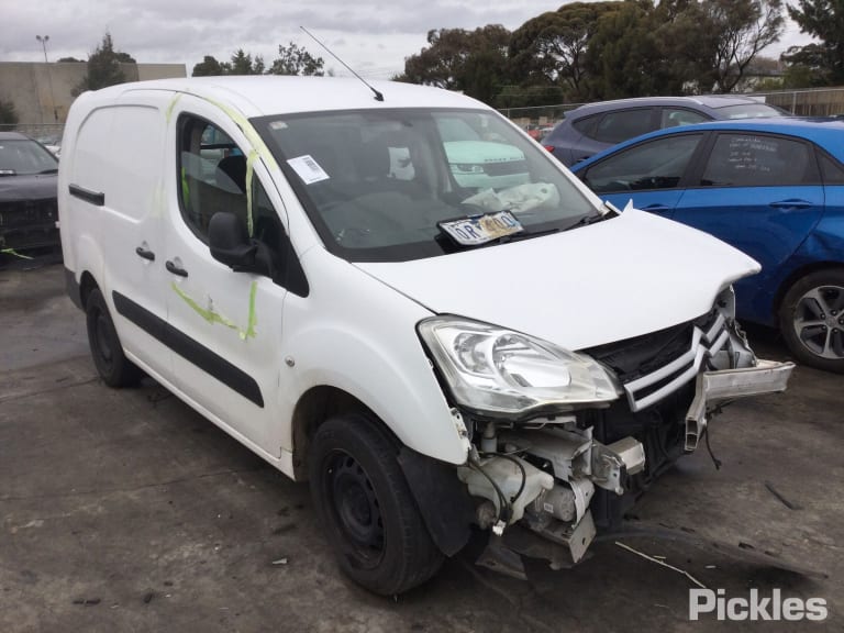 2017 CITROEN BERLINGO B9C, 03/09-12/18  COURTESY LIGHT