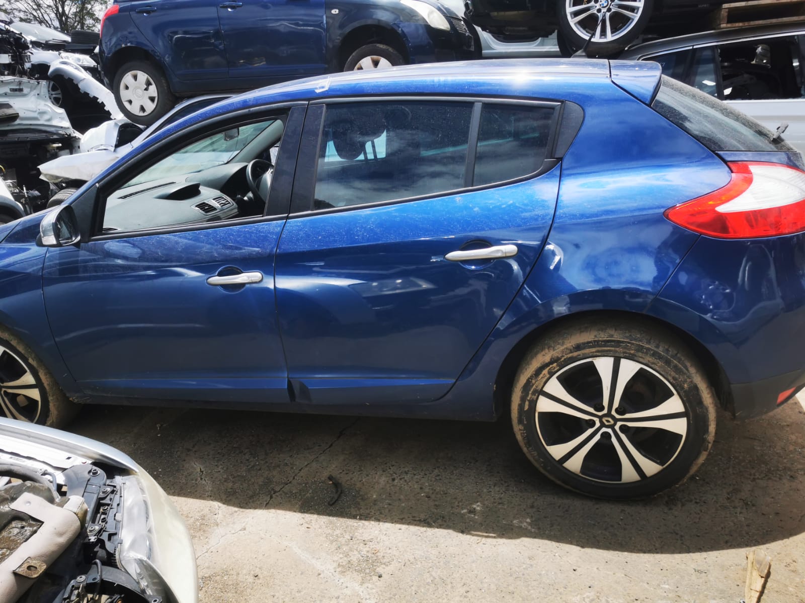 2012 RENAULT MEGANE LEFT FRONT DOOR LOCK, X32/B95, 5DR HATCH, P/N 805030017R, 09/10-05/16 805030017R DOOR BOOT GATE LOCK