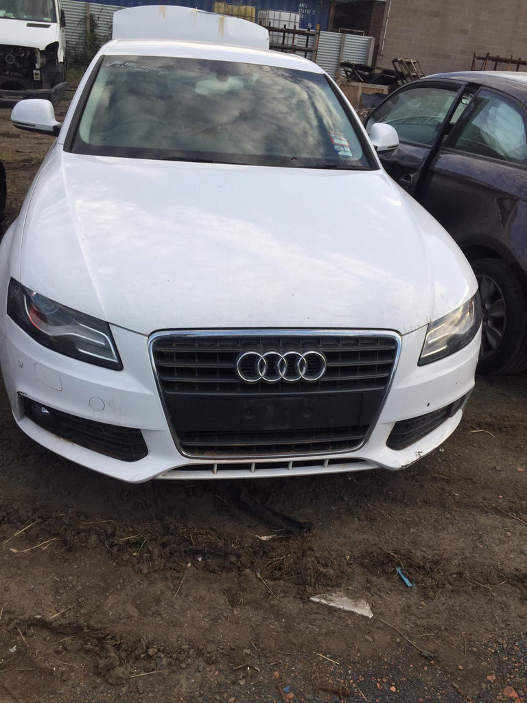 2009 AUDI A4 FRONT, W/ SUNROOF CONTROLS TYPE, BLACK, B8 8K, 04/08-06/12 8T0947140 COURTESY LIGHT