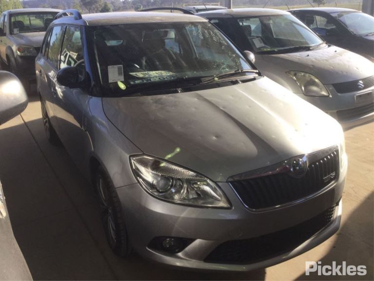 2014 SKODA FABIA STEERING WHEEL, 5JF, HATCH, 08/11-12/14 5J0880201L RIGHT AIRBAG