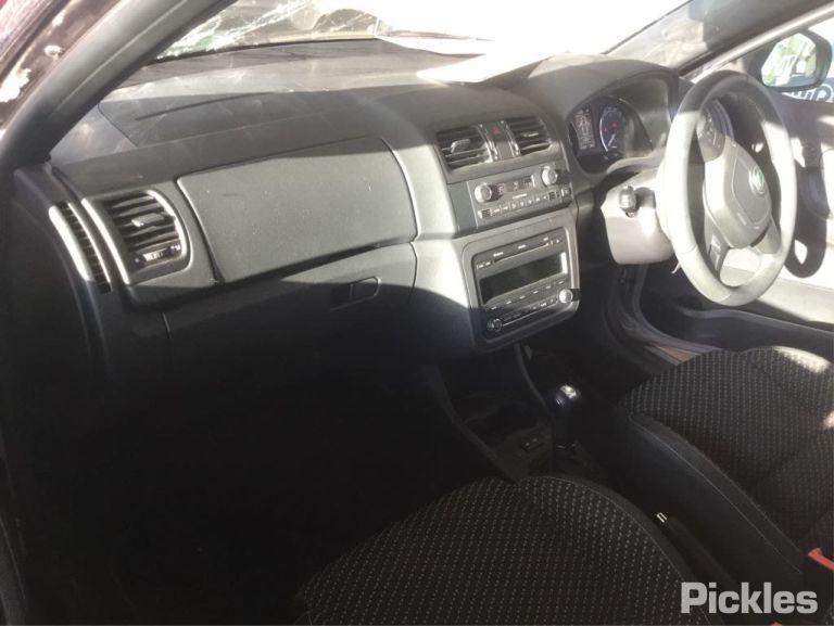 2014 SKODA FABIA STEERING WHEEL, 5JF, HATCH, 08/11-12/14 5J0880201L RIGHT AIRBAG