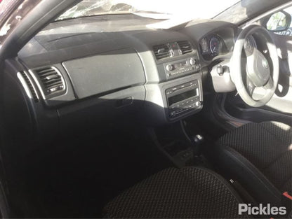 2014 SKODA FABIA 5J, 08/11-01/15 5J9845205A LEFT REAR DOOR WINDOW