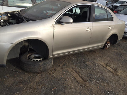 2007 VOLKSWAGEN JETTA 1KM, W/ PARK SENSOR TYPE, 02/06-07/11 1K5807417H REAR BUMPER