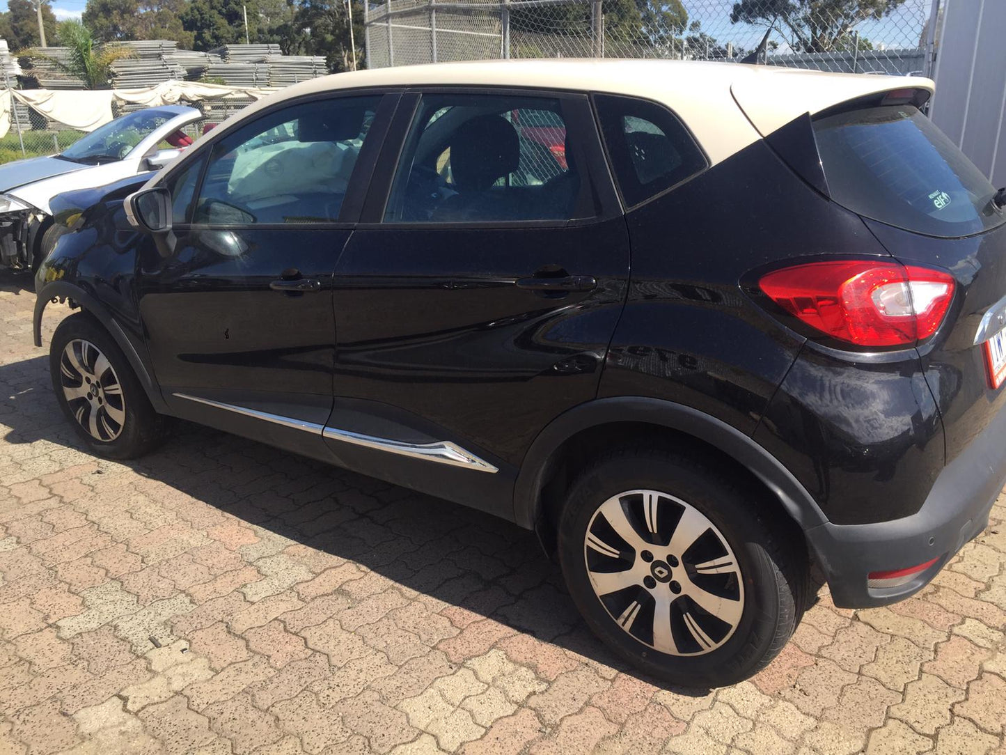 2016 RENAULT CAPTUR J87, 08/14-05/17 963016046R RIGHT DOOR MIRROR