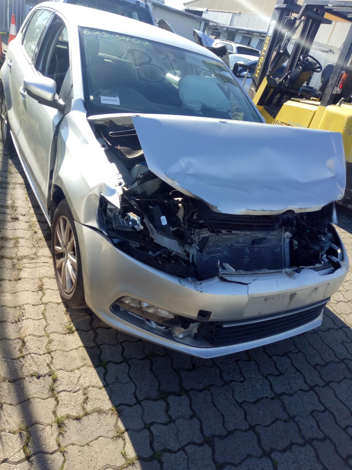 2015 VOLKSWAGEN POLO 6R, POWER, 5DR HATCH, 05/14-09/17 6R4837461L LEFT FRONT WINDOW REG MOTOR