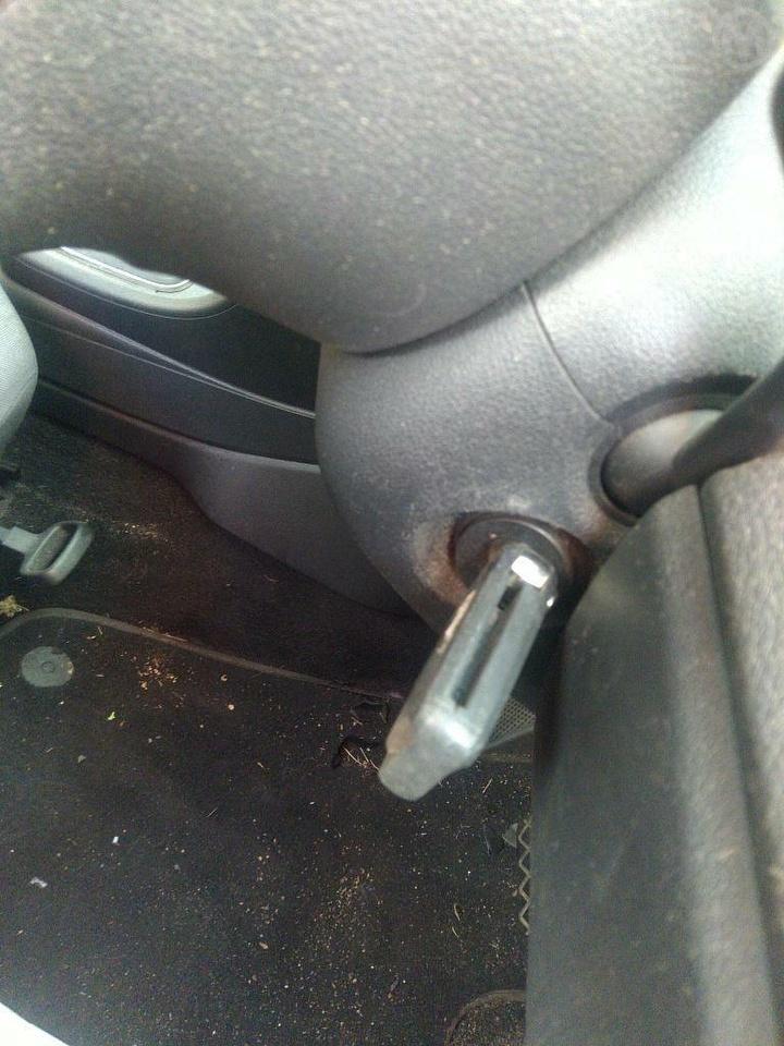 2015 VOLKSWAGEN POLO LEFT FRONT DOOR LOCK, 6R, P/N 5K2837015J, 05/10-09/17 5K2837015J DOOR BOOT GATE LOCK