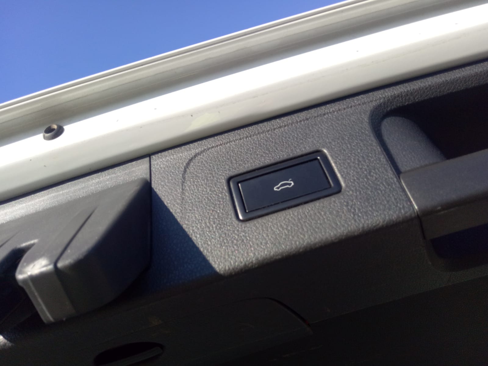 2017 VOLKSWAGEN PASSAT B8/MK7, FRONT (CENTRE), NON SUNROOF CONTROLS TYPE, GREY, 06/15-05/23 5TA947105B COURTESY LIGHT