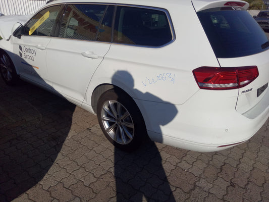 2017 VOLKSWAGEN PASSAT B8/MK7, 06/15-  OWNERS HANDBOOK